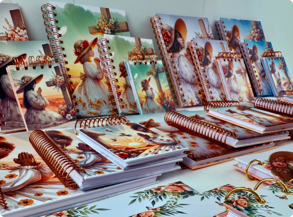 Cadernos cristãos personalizados prontos